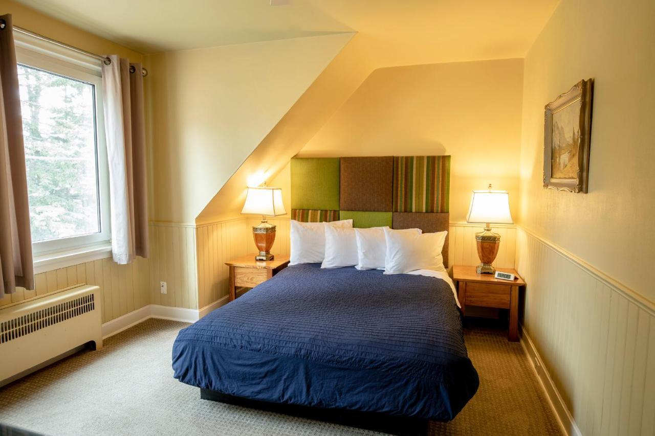 Banff Boutique Inn - Adults Only Екстер'єр фото
