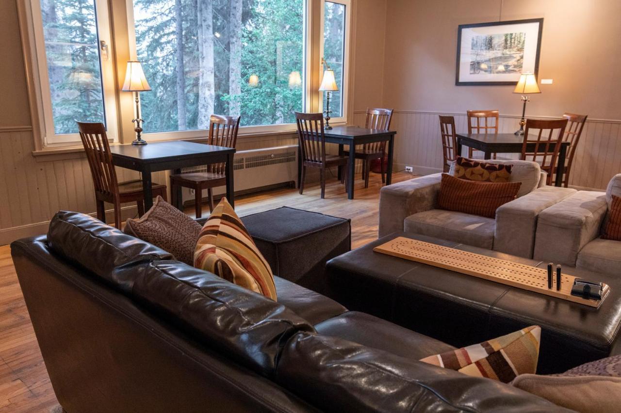 Banff Boutique Inn - Adults Only Екстер'єр фото